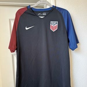 USMNT US Soccer jersey Nike Large won’t once